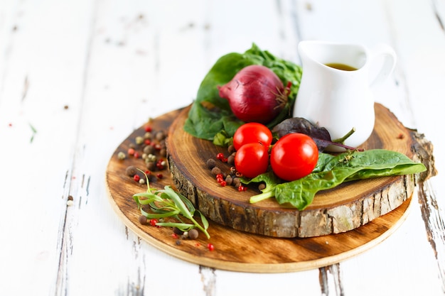 Świeże danie na stole